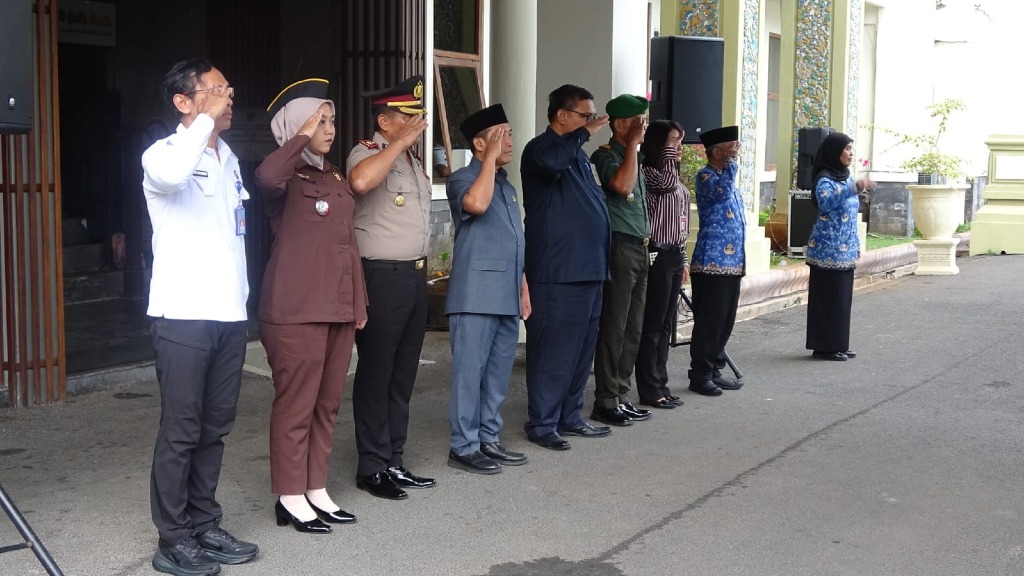 Kejari Tuban Hadiri Upacara Hari Pendidikan Nasional dan Hari Otonomi Daerah Tahun 2026