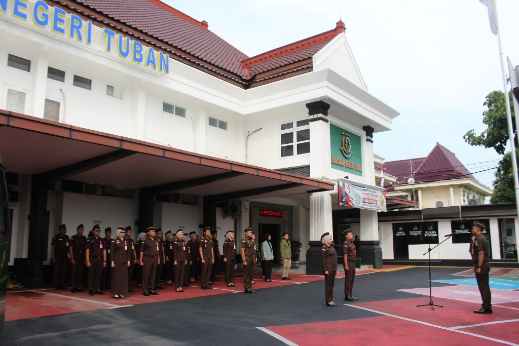 Kejari Tuban Laksanakan Apel Pagi sebagai Upaya Penguatan Disiplin Pegawai